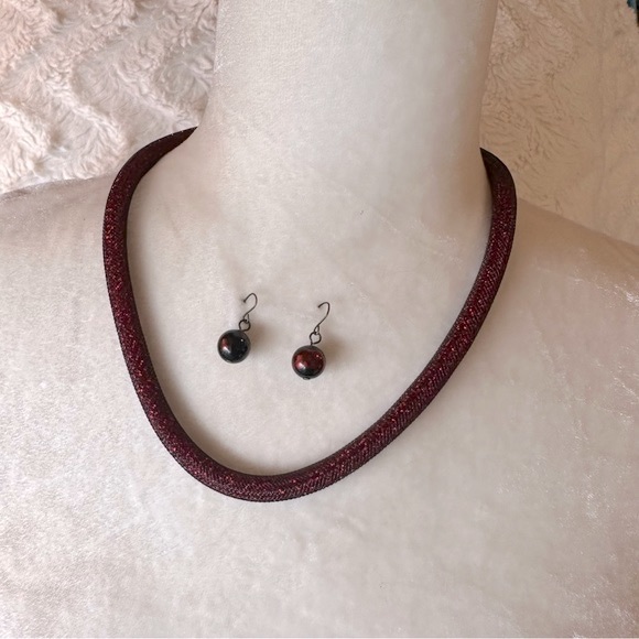 Red & Black Mesh Chain Necklace - Picture 2 of 13